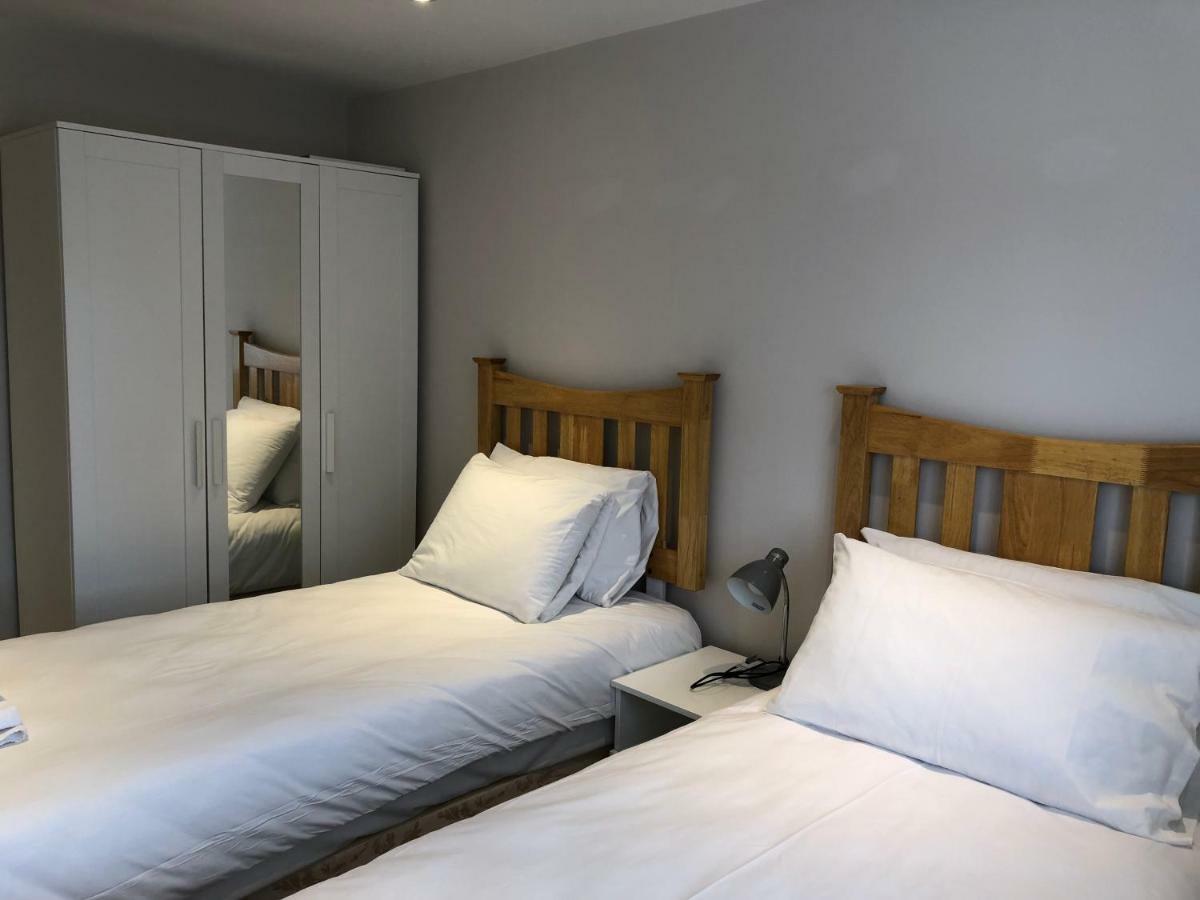 7-11 Kings Park Villa Bicester Ngoại thất bức ảnh
