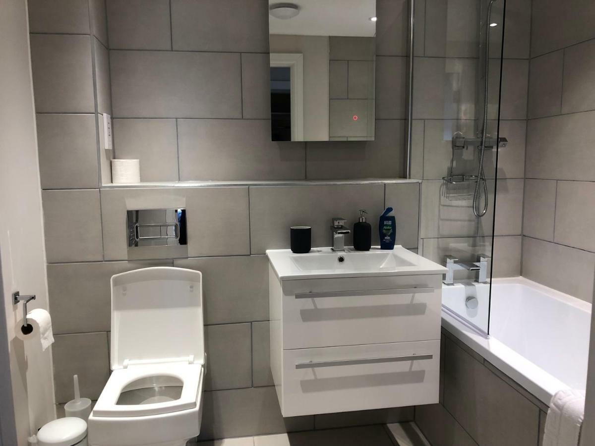 7-11 Kings Park Villa Bicester Ngoại thất bức ảnh