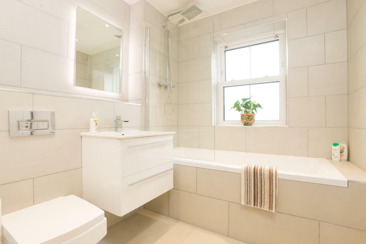 7-11 Kings Park Villa Bicester Ngoại thất bức ảnh