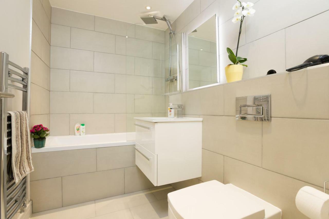 7-11 Kings Park Villa Bicester Ngoại thất bức ảnh