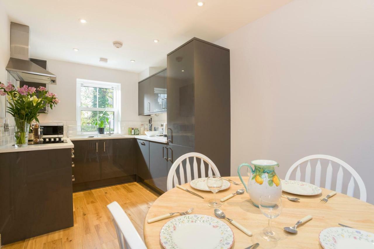 7-11 Kings Park Villa Bicester Ngoại thất bức ảnh